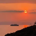 Apartament Doukas &