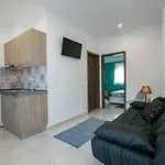 Apartament Doukas &