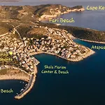 Apartament Doukas & *