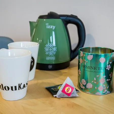 Doukas & 아파트 *