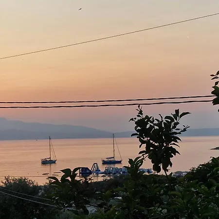 아파트 Doukas & *