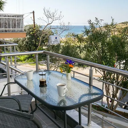 아파트 Doukas & *