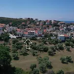 Doukas & * Skála Marión