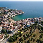 Doukas & Appartement