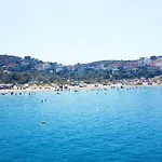 Lejlighed Doukas & *