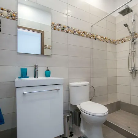 Doukas & Apartamento Skála Marión