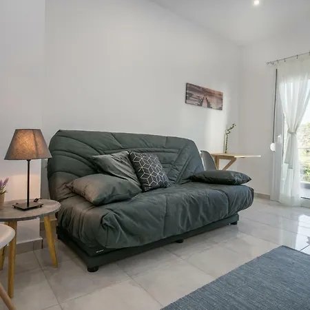 Doukas & * Skála Marión