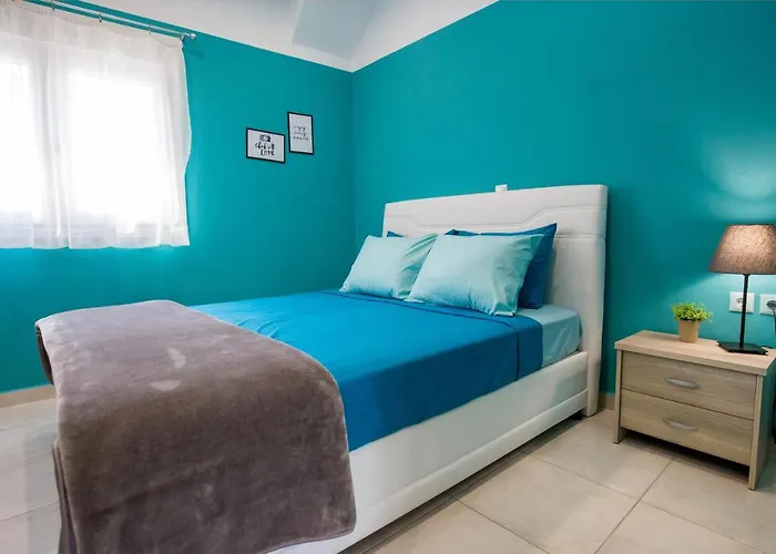 Doukas & Apartamento