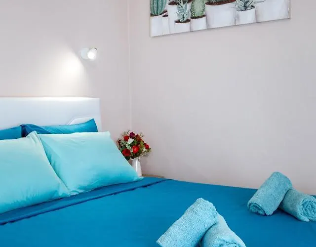 Doukas & Apartamento *