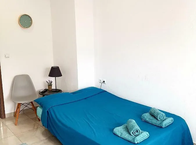 Doukas & Apartamento *